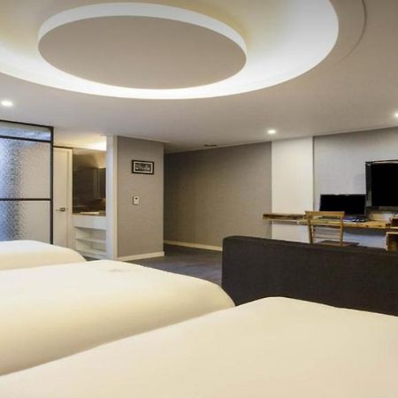 Merdi Hotel Suwon Eksteriør billede