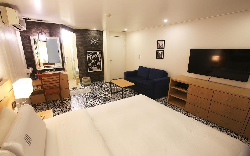 Merdi Hotel Suwon Eksteriør billede