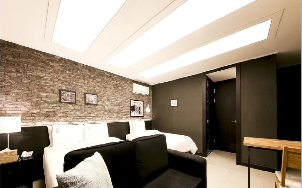 Merdi Hotel Suwon Værelse billede