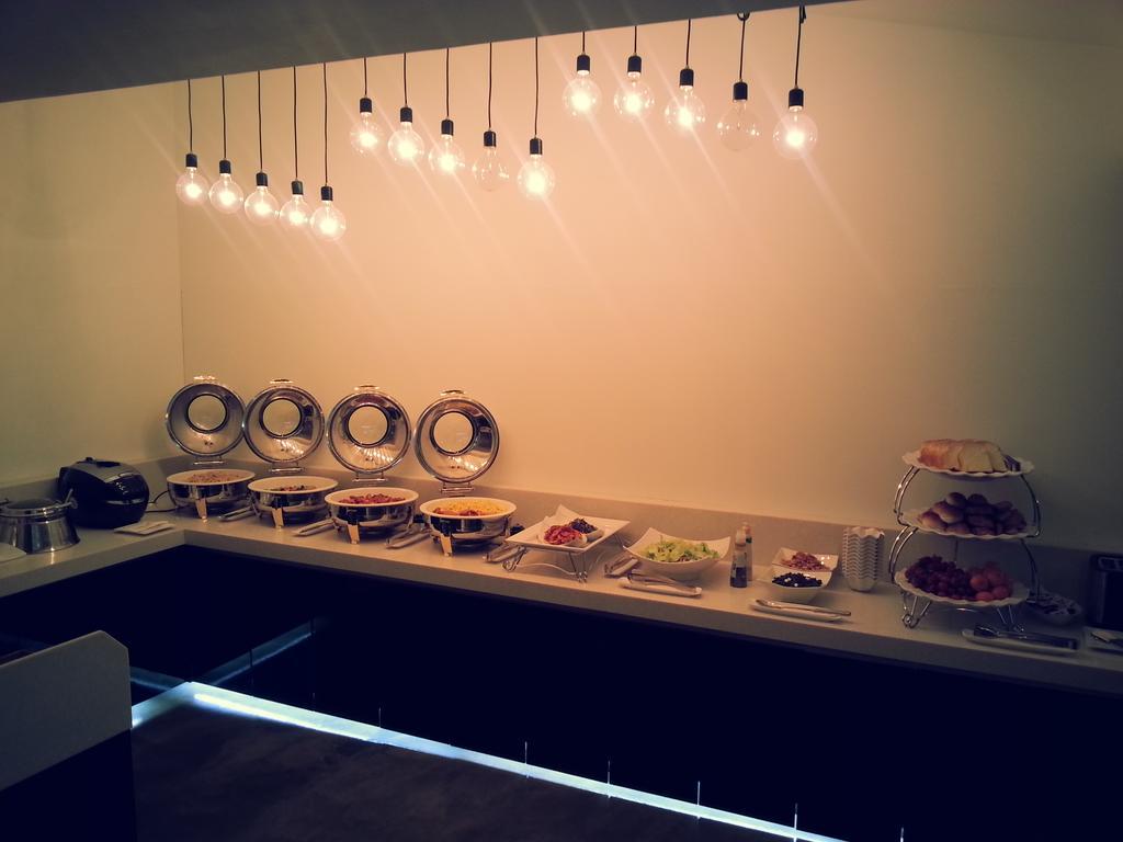 Merdi Hotel Suwon Eksteriør billede